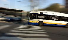 Scontro tra auto e autobus Gtt linea 72 in corso Garibaldi a Venaria: nessun ferito, rallentamenti