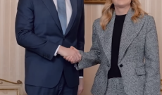 &ldquo;Innamorato del tartufo e dei vini di Alba&rdquo;: Vance a pranzo con Meloni