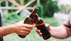 Alba, stop all&rsquo;alcol in strada fino a dicembre 2026: mappa e motivi dell&rsquo;ordinanza