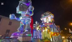 Carnevale Notturno a La Loggia: ultimi preparativi per la sfilata che accende la notte