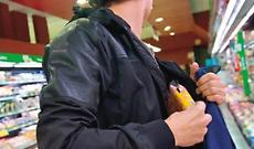 Furti nei supermercati tra Ivrea e Chivasso, refurtiva scoperta a Biella: tre denunciati