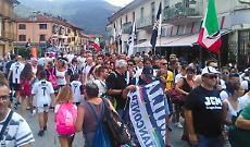 Villar Perosa invasa dai tifosi della Juventus il giorno dell'esordio di Cristiano Ronaldo con la maglia bianconera