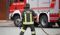 Rivarolo Canavese, incendio in corso Re Arduino fiamme in cucina, paura per una bombola del gas