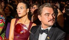 Vittoria Ceretti e Leonardo DiCaprio, il debutto di coppia agli Oscar: chi &egrave; la modella italiana ?