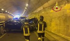 Maxi tamponamento in galleria Messina-Palermo, coinvolti 80 mezzi