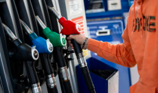 Carburanti, sconto sulle accise fino al 23 maggio: benzina e diesel non pi&ugrave; trattati allo stesso modo