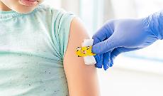 Nuove linee guida sui vaccini: aggiornamenti OMS su Covid, tifo e poliomielite