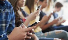 Algoritmi e social, al Senato la proposta per vietare la dipendenza digitale