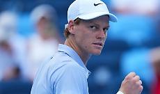 Jannik Sinner fatica pi&ugrave; del solito, ma batte Tomas Machac ed &egrave; nei quarti a Monte-Carlo