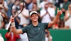 Sinner batte Alcaraz e si riprende il mondo