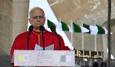 Papa Leone XIV in Africa: &ldquo;Basta dominio e guerre, il mondo rischia di crollare&rdquo;