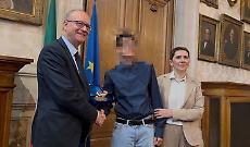Valditara premia lo studente che ha salvato la prof accoltellata: &ldquo;Hai avuto coraggio, siamo fieri di te&rdquo;