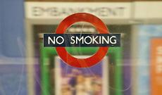 Regno Unito approvata la legge anti-fumo, stop a vita alle sigarette per i nati dopo il 2009