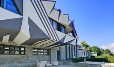 In vendita sul web Villa Mastroianni, capolavoro dell'architettura informale sulla collina torinese