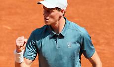 Al Masters 1000 di Madrid Jannik Sinner vince in rimonta, a segno in due set Lorenzo Musetti