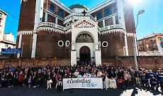 Barriera di Milano, inaugurato il nuovo campetto dell'oratorio Maria Regina della Pace: &laquo;Un potere calamita per i ragazzi&raquo;