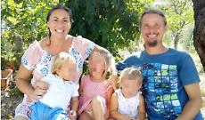 Famiglia nel bosco, il caso si complica: &ldquo;Non idonei a crescere i figli&rdquo;