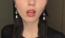 Meelly Mayden insultata sui social: &ldquo;Che mostro&rdquo;, bufera su una farmacia dopo il commento shock