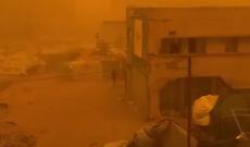 Gaza, il cielo diventa arancione: la tempesta di sabbia sorprendente che ha avvolto il territorio