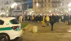 Piazza Carlo Alberto, manifestazione a sostegno del popolo iraniano con bandiere di Usa e Israele
