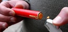 Esplode una bomba-carta, un uomo di Mirafiori perde la mano ed è gravissimo