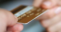 Torino, denunciato per frode telematica il clochard con le carte di credito