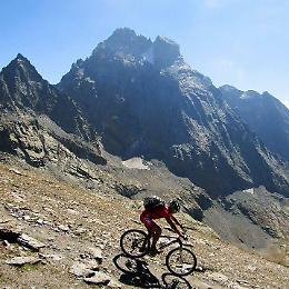 Livigno si prepara a pedalare: ABOVE | The Bike Experience inaugura l'estate 2025