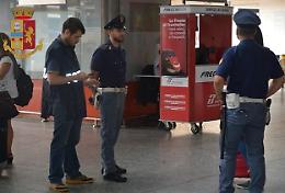 Torino, minaccia il capotreno perché senza biglietto: denunciato