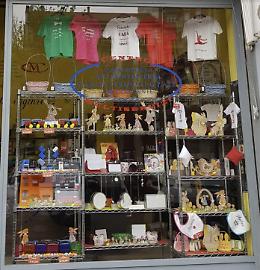 CENTRO MULTISERVIZI - Non solo le fotocopie, l'universo dei servizi e dei gadget originali.