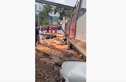 Incidente tra i binari, deragliamento in diretta