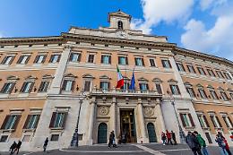 I partiti escono con le ossa rotte