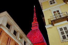 Mole Antonelliana, al via le illuminazioni natalizie fino al 4 gennaio 2026
