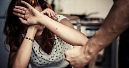 Vinovo, in camper col volto insanguinato: era stata picchiata dal partner ubriaco