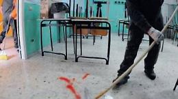 Torna al lavoro il bidello accusato di molestie sessuali. E gli studenti restano a casa