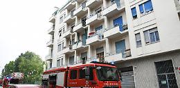 Milano, si lancia dal quinto piano per sfuggire alle fiamme: muore una donna