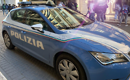 Baby-rapinatori rubano il suv, speronano la polizia e feriscono 6 agenti: arrestati