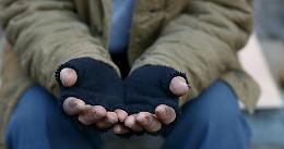 Dopo anni da clochard ritrova la sua famiglia: «Rischiava di morire»