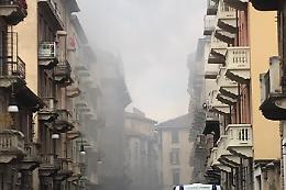 Incendio in un appartamento di Via Frossasco, intervengono i vigili del fuoco [FOTO e VIDEO]