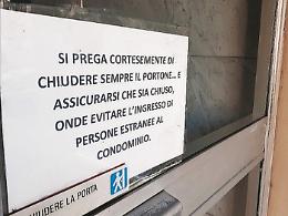 Liti con i vicini e raid vandalici nel palazzone terra di nessuno