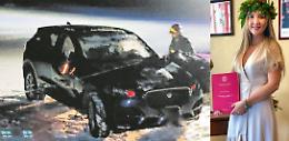 La Jaguar si ribalta nella neve: Irene, 25 anni, muore sul colpo