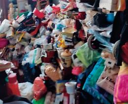 Sette tonnellate di roba nella casa della Teresina. Donna senza un passato