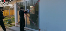 Esegue lavori di ristrutturazione, ma la casa è sottoposta a sequestro: denunciata [VIDEO]