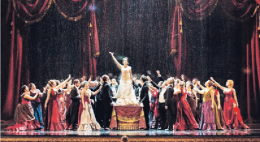FINALMENTE IN PLATEA. Il Regio ritratta e apre per “La traviata”