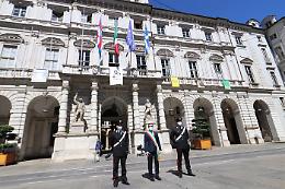 Anche Torino dice no alla mafia: il Lenzuolo della Memoria sulla facciata del Palazzo di Città [FOTO]