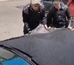 Cofano da buttare? Ecco come lo rimettono a nuovo!!