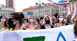 Torino, la piazza arcobaleno per sostenere il Ddl Zan [FOTO E VIDEO]