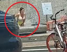 Torino, toilette per signora nella fontana del Po in Piazza Cln [IL VIDEO]