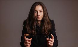 Direttore d’orchestra a soli 14 anni: «Non sono speciale ma fortunato»