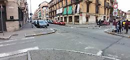 Al mercato di piazza Foroni mancano le strisce pedonali