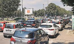 Il verde dura appena 10 secondi. E il traffico va di nuovo nel caos